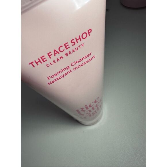 The Face Shop Rice Water Bright Foaming Facial Cleanser 150ml - Picture 6 of 6